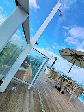 Outdoor dining - 2BR Apartment in Porto de Galinhas | Near Beach (Ipojuca)