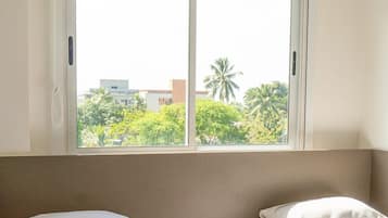 2 bedrooms, iron/ironing board, bed sheets