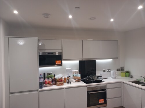 Room-charming Loughton Apartment With Ba