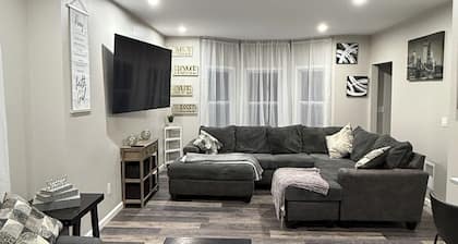 Charming 3-bedroom house with WiFi and AC in enjoyable Buffalo.