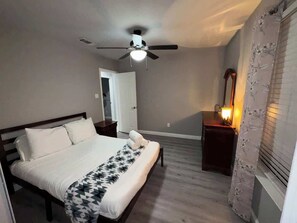 3 chambres, fer et planche à repasser, Wi-Fi, draps fournis