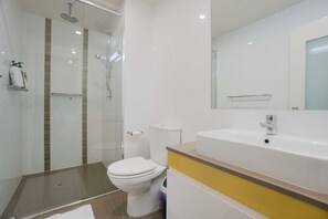 Shower, hair dryer - Amyra Residences on Rowlands Place - Unit 806 (Adelaide)