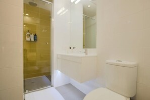 Ducha y secador de pelo