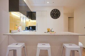 Fridge, microwave, oven, stovetop