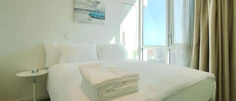 Iron/ironing board, WiFi, bed sheets