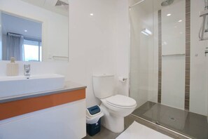 Shower, hair dryer - Amyra Residences on Rowlands Place - Unit 1107 (Adelaide)