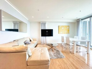 TV - Amyra Residences on Rowlands Place - Unit 1606 (Adelaide)