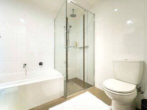 Shower, hair dryer - Amyra Residences on Rowlands Place - Unit 1606 (Adelaide)