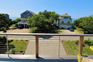 Property grounds - Sunset Bluff: 028-E  Modern Contemporary in Eastham with Water Views, Steps to Bay Beach (Eastham)