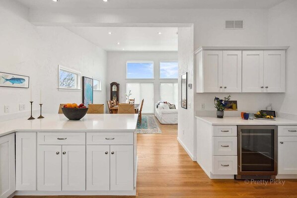 Interior - Sunset Bluff: 028-E Modern Contemporary in Eastham with Water Views, Steps to Bay Beach (Eastham)