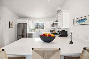 Fridge, microwave, oven, stovetop - Sunset Bluff: 028-E Modern Contemporary in Eastham with Water Views, Steps to Bay Beach (Eastham)