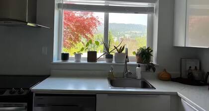 Charming 2-Bedroom Suite in Scenic Port Moody – Nature & Transit Nearby