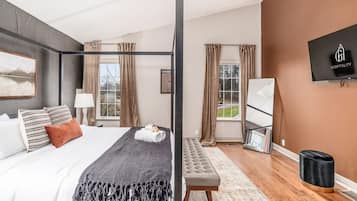 5 bedrooms, iron/ironing board, free WiFi, bed sheets