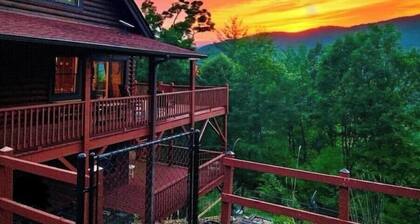 Log Cabin in mountains by Blueridge Parkway, Fenced yard, Private
