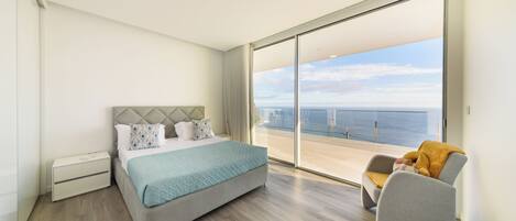 4 slaapkamers, een strijkplank/strijkijzer, wifi, beddengoed