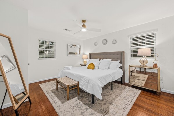 Iron/ironing board, WiFi, bed sheets