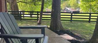 Welcome to Bourbon Oak Smokehouse, in the heart of Bardstown, KY