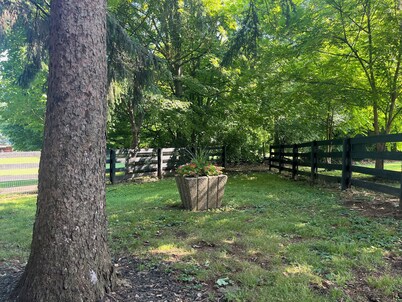 Welcome to Bourbon Oak Smokehouse, in the heart of Bardstown, KY