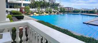 Room-simple, Modern & Cozy Condo in Lafa