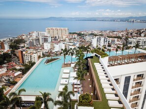 Exterior - High-Floor Luxury Condo Ocean Views Rooftop Pool (Puerto Vallarta)