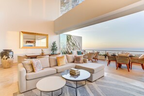 Smart TV - SohoPV Penthouse Rooftop Pool & Stunning Ocean Views (Puerto Vallarta)