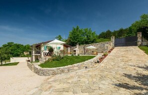 Property grounds - Villa Cartolina (Istria - Bijele Zemlje) (Bijele Zemlje)