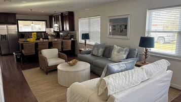 Älytelevisio, pöytätennispöytä, stereot