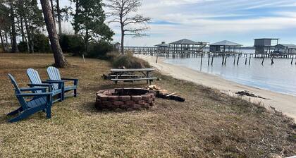 Charming 4-bedroom house with Wi-Fi and AC in House in Perdido Bay Lillian Al