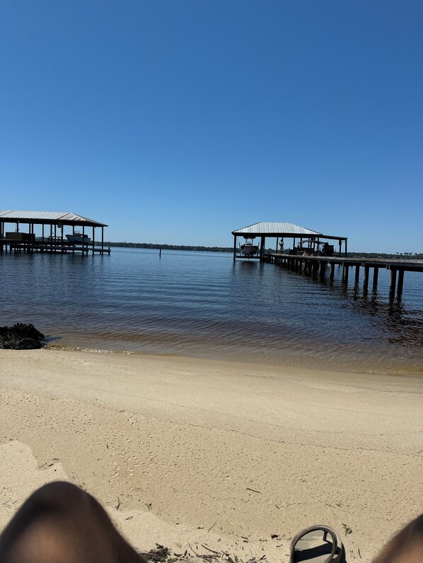Plage, chaises longues