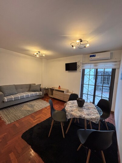 Charming 1-bedroom apartment in wonderful Pedro Molina with WiFi, AC