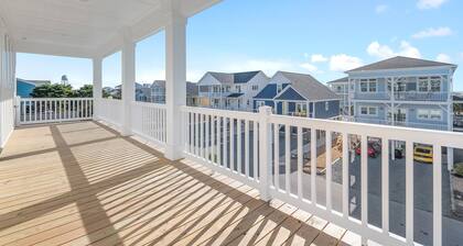 "Sea Ya at Holden" BRAND NEW 4 Bedroom, 4.5 Bath Home w/ PRIVATE POOL and Elevator!