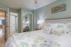 1 bedroom, desk, iron/ironing board, WiFi