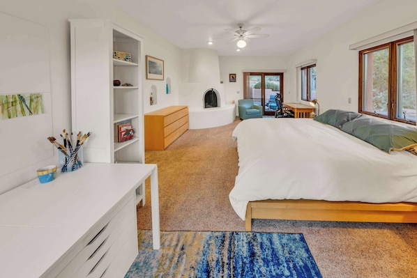 2 bedrooms, desk, iron/ironing board, free WiFi