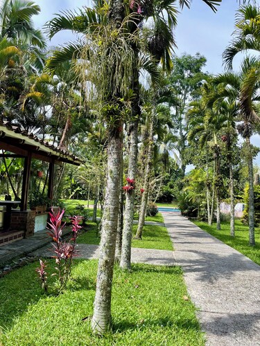 Coffee Region Getaway: Tropical Villa Near Parque del Café, Quindío, Colombia