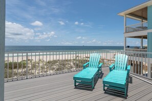Property grounds - Salty Sunrise-Beachfront Home w/ Pool & Elevator (Gulf Shores)