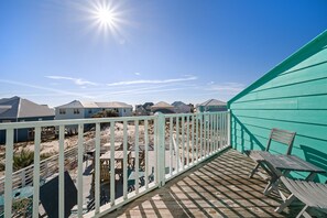 Terrace/patio - Shore Thang 1~ Steps To The Beach w/ Pool (Gulf Shores)