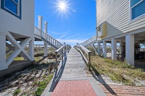 Property grounds - Shore Thang 1~ Steps To The Beach w/ Pool (Gulf Shores)