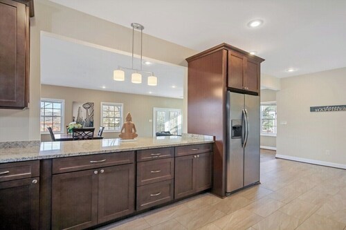 Spacious 3BR Home near Tysons and Metro | Private Yard