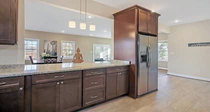 Spacious 3BR Home near Tysons and Metro | Private Yard