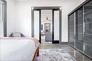 1 sovrum, strykjärn/strykbräda, resesäng och wi-fi