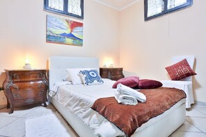 2 bedrooms, iron/ironing board, bed sheets