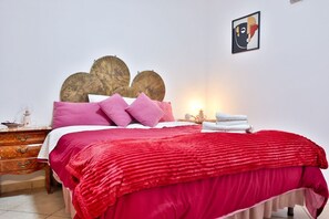 3 bedrooms, iron/ironing board, bed sheets