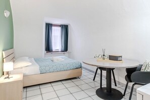 熨斗/熨衣板、WiFi、床单