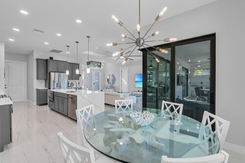 Villa Nautica - Gulf access Cape Coral w. heated pool and spa
