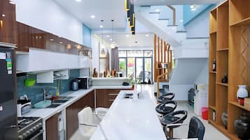 Maison Deluxe, balcon, vue jardin | Cuisine privée