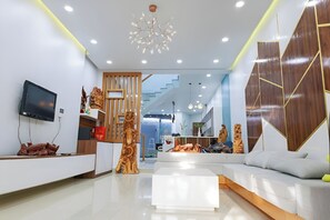 Deluxe House, Balcony, Garden View | Living area - Amazing 3 br Best House Homestay - PT (Phan Thiet)