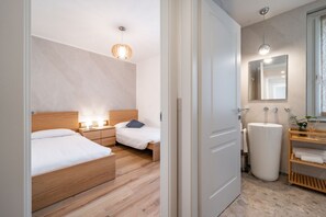 3 Schlafzimmer, Zimmersafe, Bügeleisen/Bügelbrett, Reisekinderbett