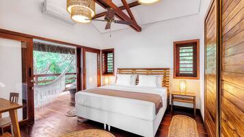 5 Schlafzimmer, Schreibtisch, Bügeleisen/Bügelbrett, Reisekinderbett