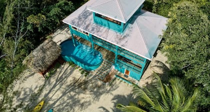 3BR Beachfront Villa w/Pool & Ocean Views