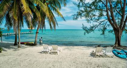3BR Beachfront Villa w/Pool & Ocean Views
